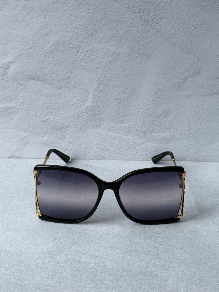Gafas de sol cuadradas extragrandes con recorte en negro GG0592SK de Gucci 