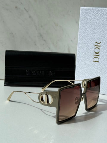 Dior 30Montaigne SU Square Sunglasses in Khaki Green