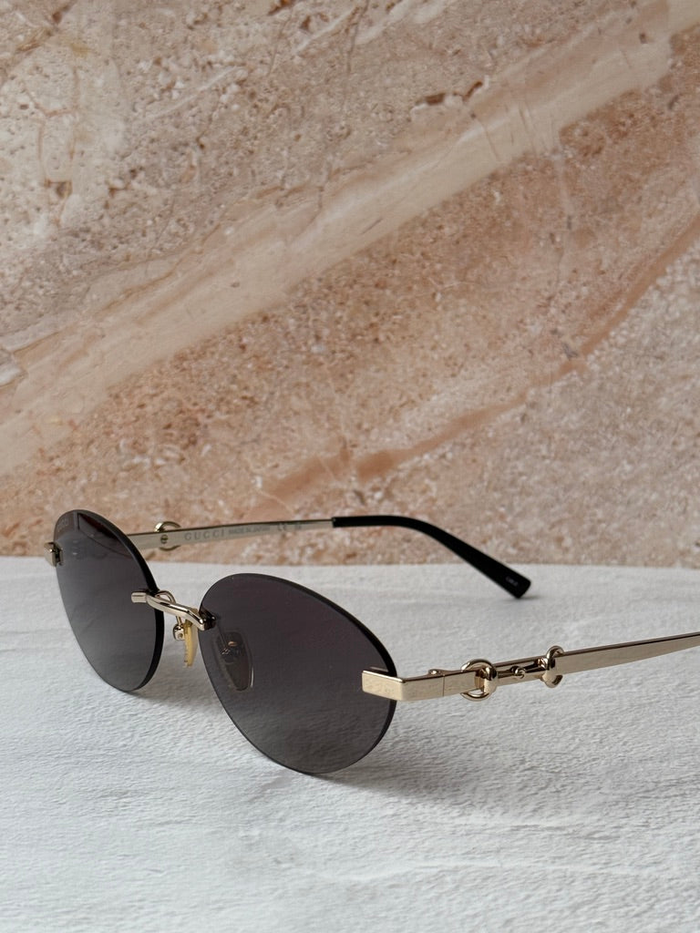 Gafas de sol extragrandes Gucci GG0817S con lentes grises 