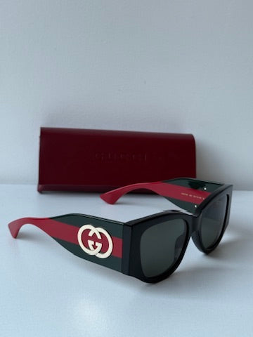 Gafas de sol extragrandes Gucci GG0817S con lentes grises 