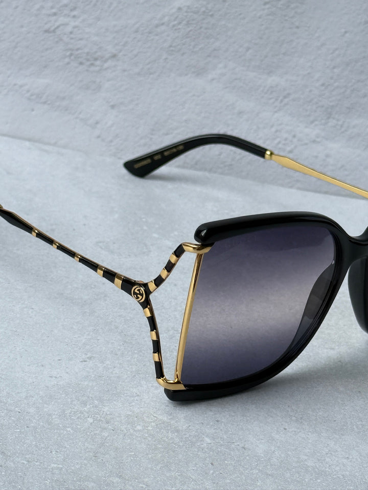 Gafas de sol cuadradas extragrandes con recorte en negro GG0592SK de Gucci 