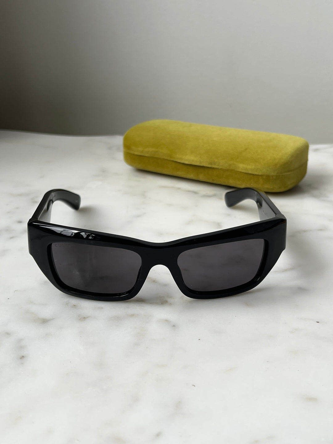Gafas de sol estilo ojo de gato Gucci GG1296S en negro