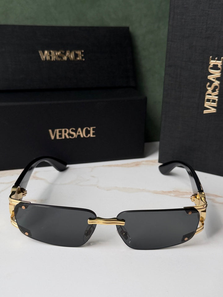 Versace Gafas de sol VE2258 Shield en espejo dorado rosa