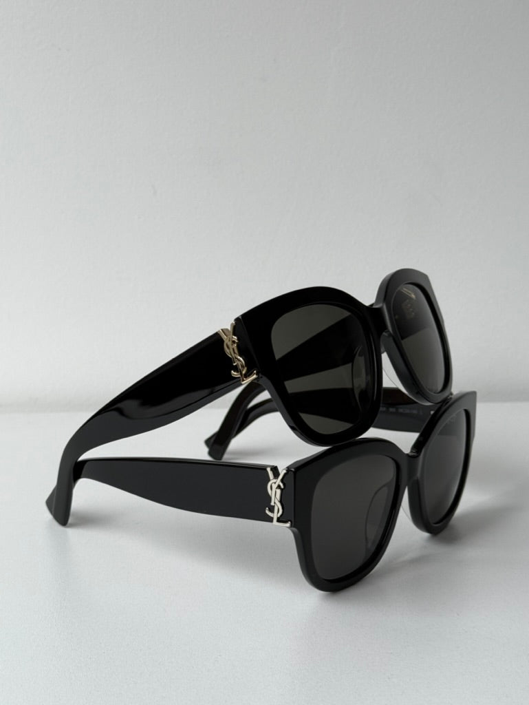 Saint Laurent SLM95/F Gafas de sol estilo ojo de gato con montura gruesa en oro negro