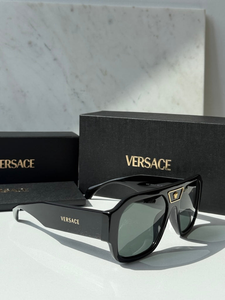 Versace Gafas de sol con máscara VE4446 en negro