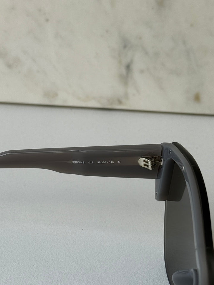 Balenciaga BB0004SA Gafas de sol con escudo espejado en plateado