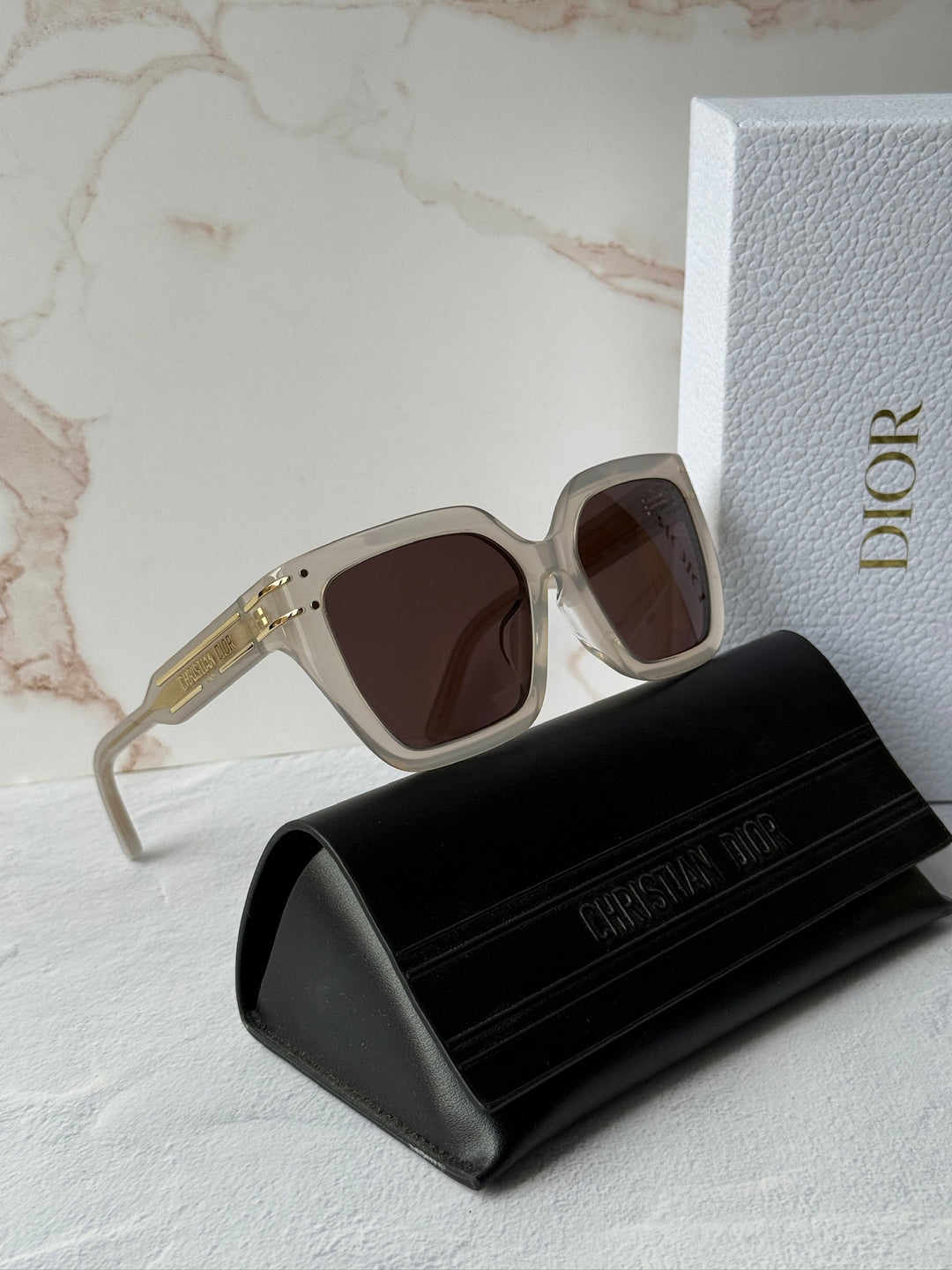 Dior DiorSignature S10F Sunglasses in Mink Grey