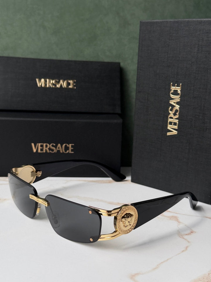 Versace Gafas de sol VE2258 Shield en espejo dorado rosa