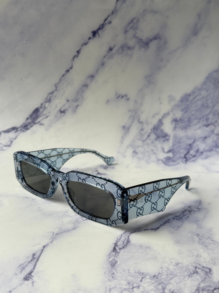 Gafas de sol rectangulares con montura gruesa en negro Gucci GG1426S 