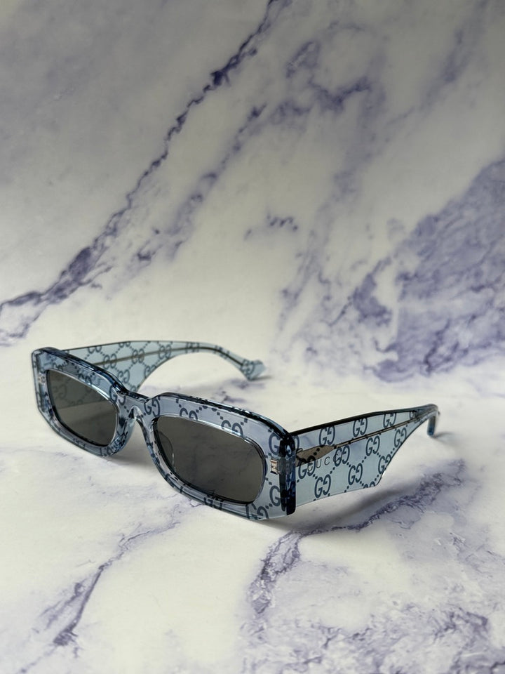 Gafas de sol rectangulares con montura gruesa en negro Gucci GG1426S 