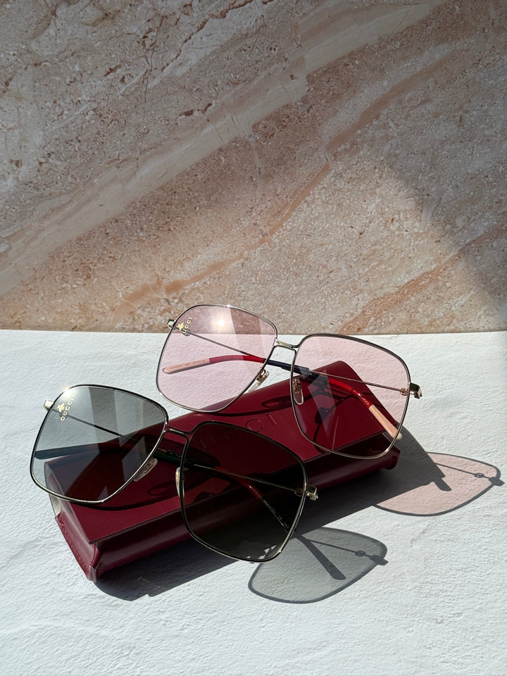 Gafas de sol rosas cuadradas extragrandes con logo de abeja 0394S de Gucci