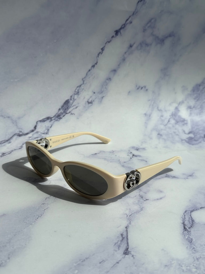 Gucci GG1660S Oval Sunglasses in Ivory White