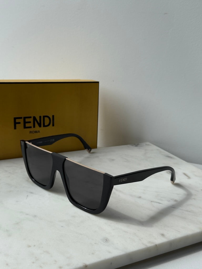 Fendi FE40136I Cut Sunglasses in Black