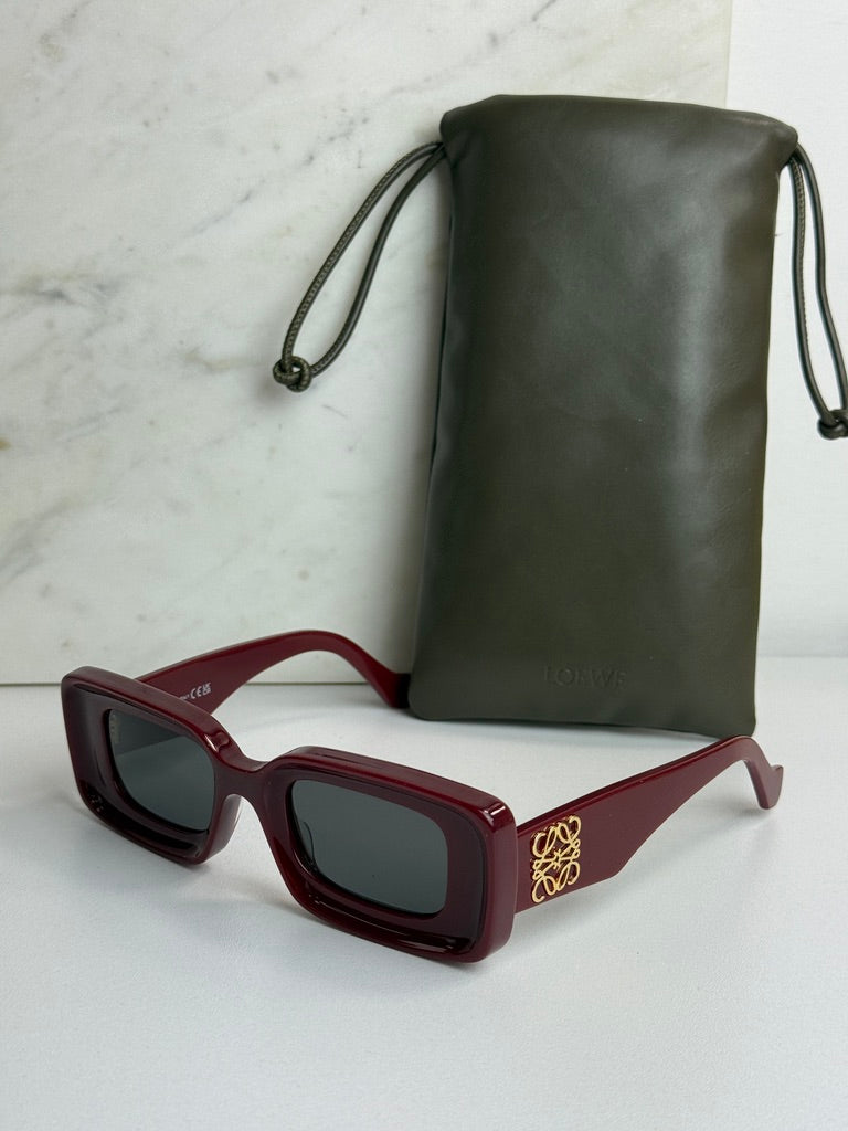 Loewe LW40101U Anagram Sunglasses in Burgundy Red
