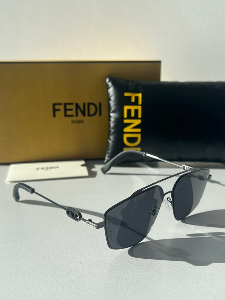 Fendi FE40079U O'Lock Aviator Sunglasses in Black