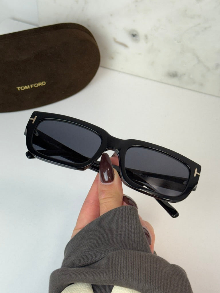 Tom Ford Ezra FT1075 Sunglasses in Black – Designer Daydream
