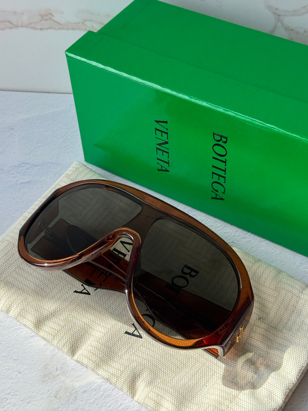 Bottega Veneta BV1345S Oversized Mask Sunglasses in Brown