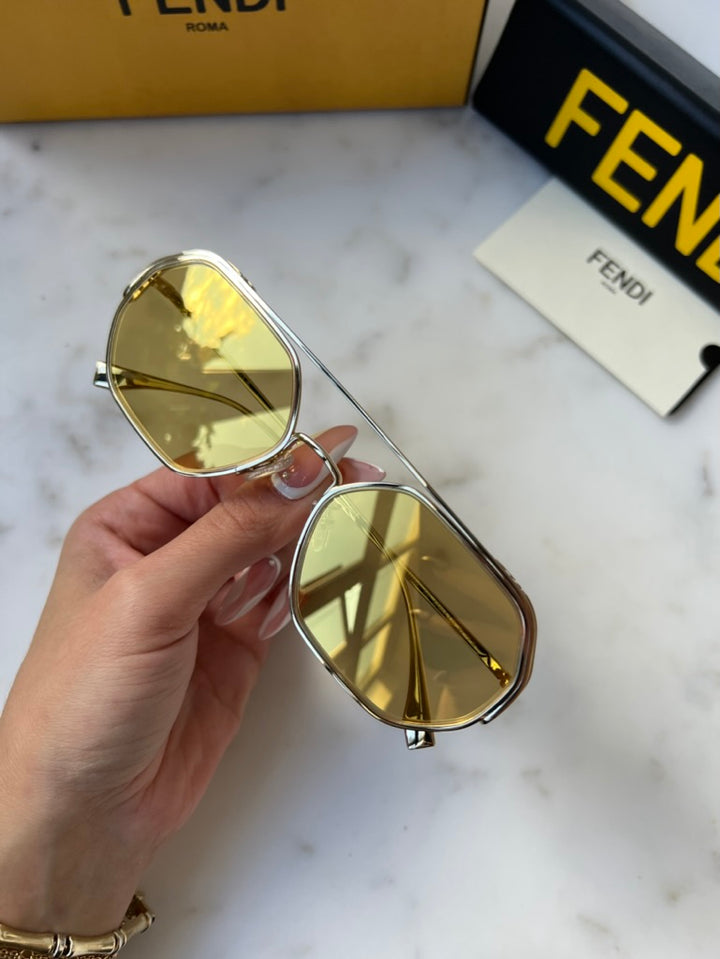 Fendi FE40039U Gold Mirror Metal Sunglasses