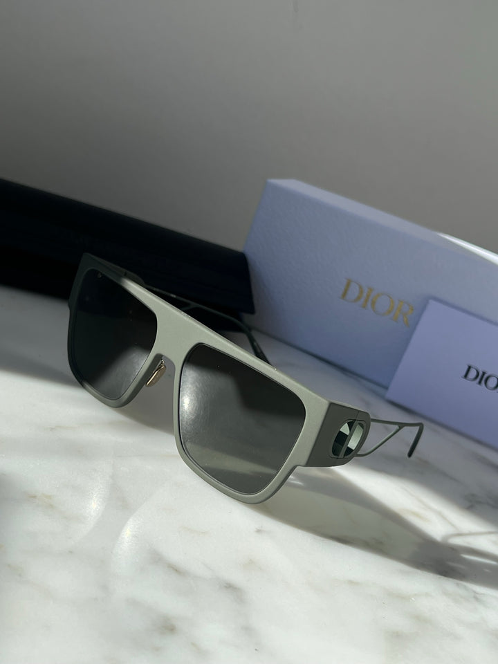 Dior 30Montaigne S3U Flat Top Sunglasses in Olive Green