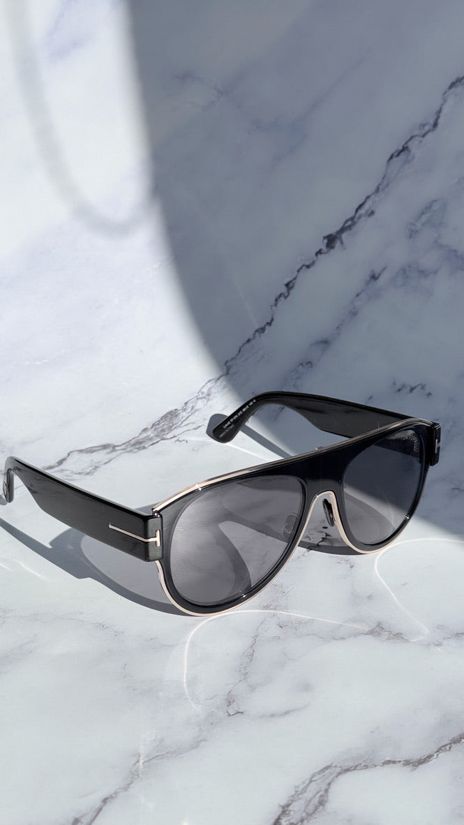 Tom Ford Lyle FT1074 Aviator Sunglasses in Black – Designer Daydream