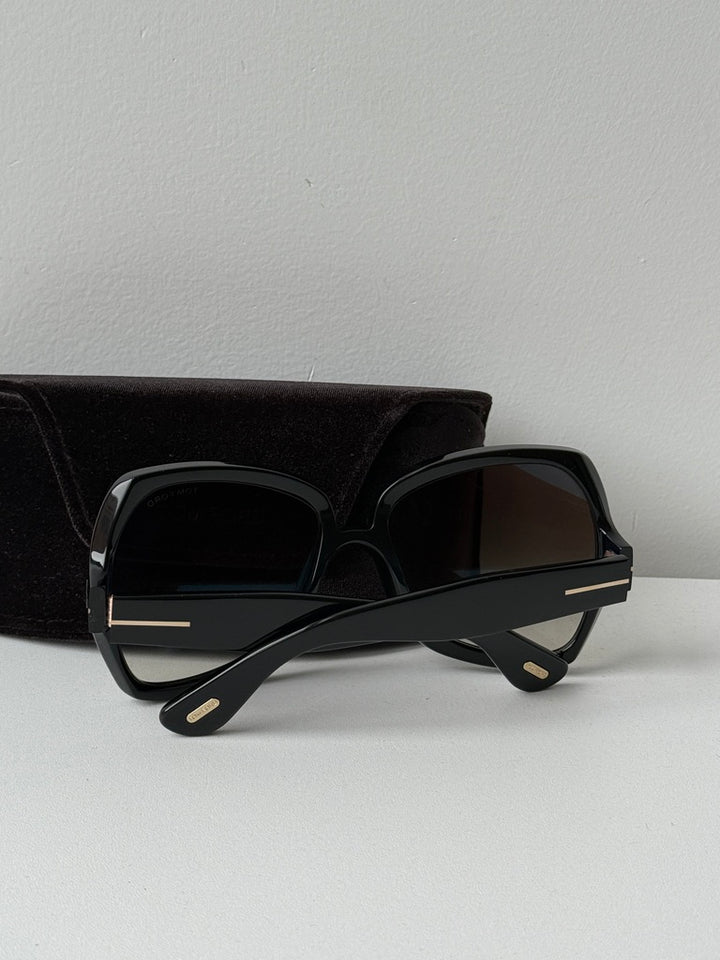 Tom Ford Gia FT0766 Gafas de sol en rosa vintage