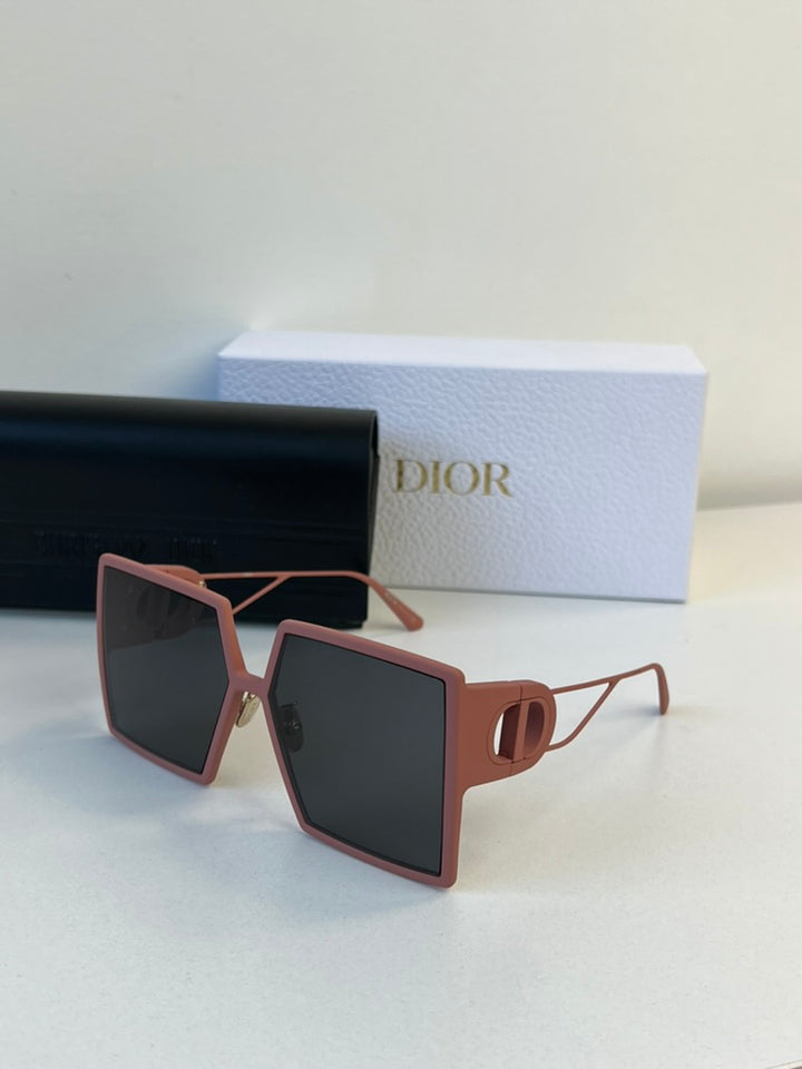 Dior 30Montaigne SU Square Sunglasses in Pink