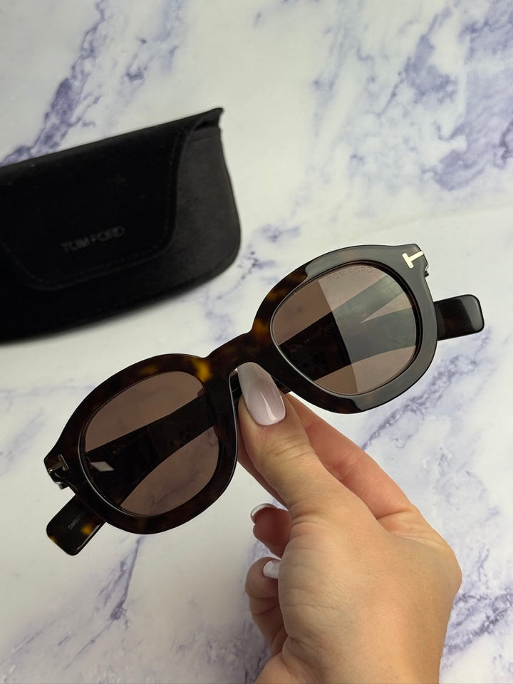 Gafas de sol negras con diseño de mariposa Sandrine de Tom Ford