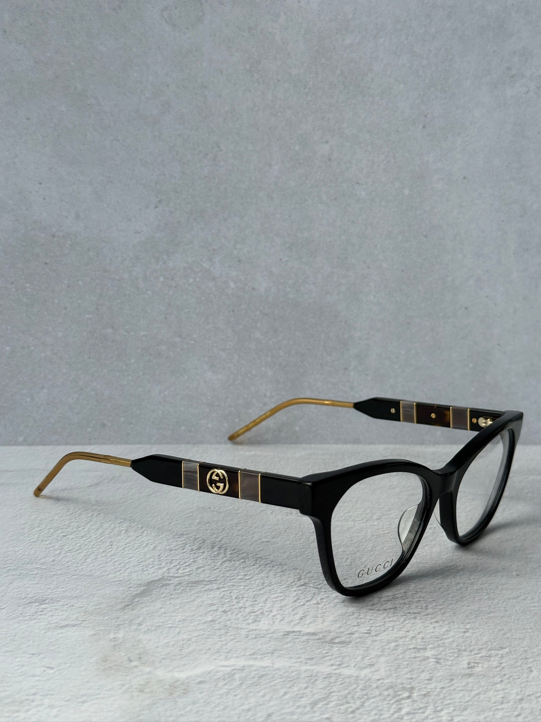 Monturas de anteojos estilo ojo de gato negro Gucci GG0600O