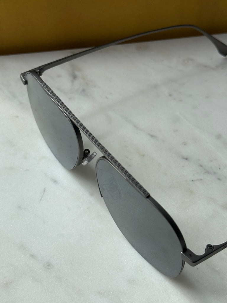 Fendi FE40005U Metal Aviator Sunglasses in Grey