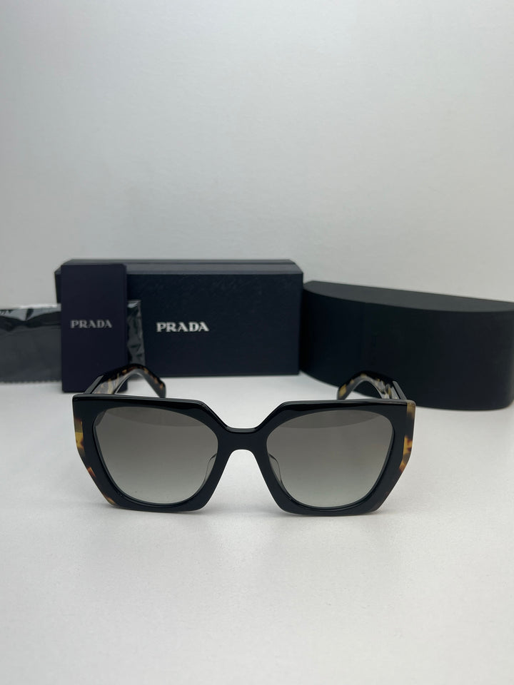 Gafas de sol de gran tamaño Prada PR15WS en Habana negra