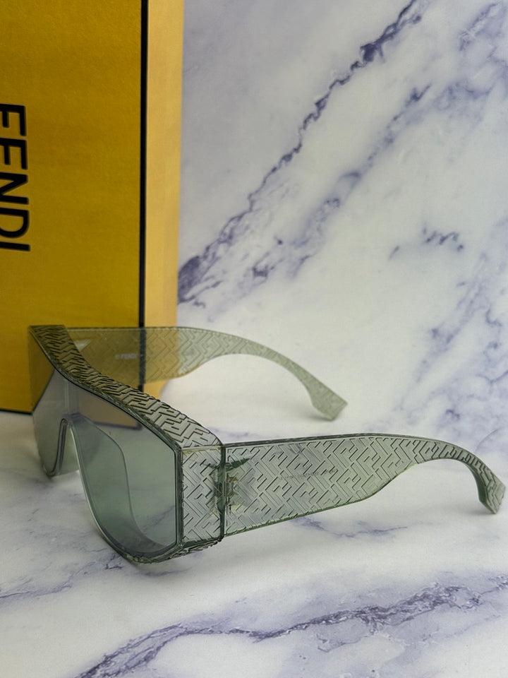 Fendi FE40128I Mask Sunglasses in Monogram Logo Green