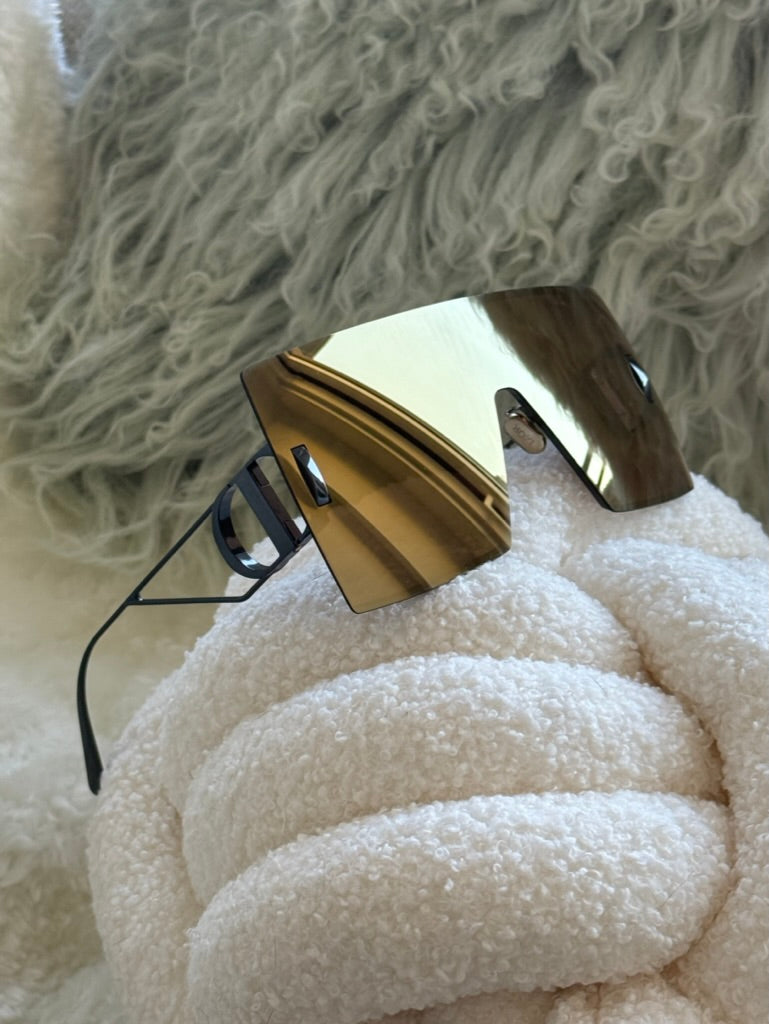 Dior 30Montaigne M1U Oversized Flat Top Sunglasses in Gold Mirror