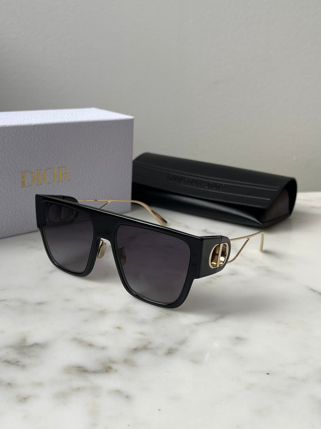 Dior 30Montaigne S3U Flat Top Sunglasses in Black Designer Daydream