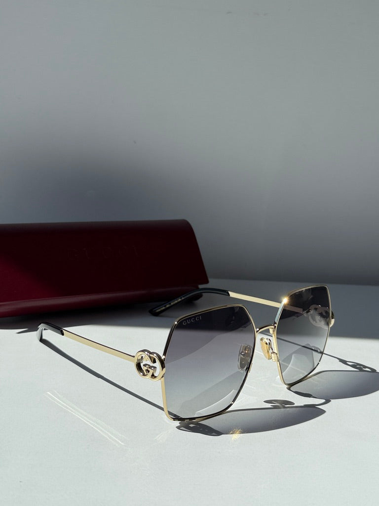 Gafas de sol extragrandes Gucci GG0817S con lentes grises 