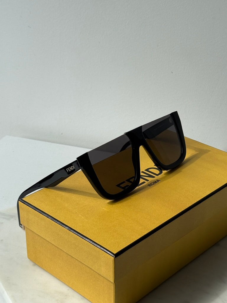 Fendi FE40136I Cut Sunglasses in Black