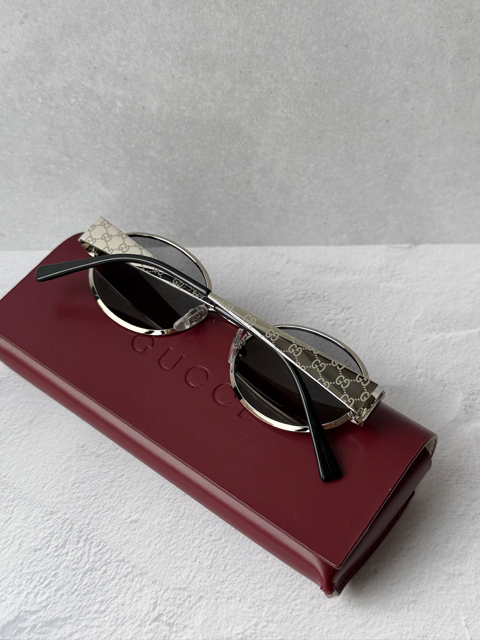 Gucci GG1854S Silver Monogram Mirror Oval | Designer Daydream