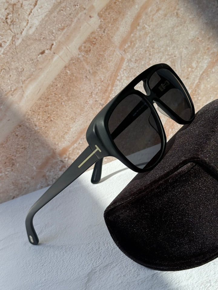 Gafas de sol negras con diseño de mariposa Sandrine de Tom Ford