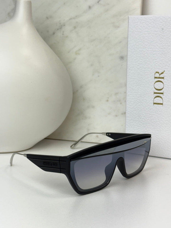 Dior DiorClub M7U Visor Mask Sunglasses in Black