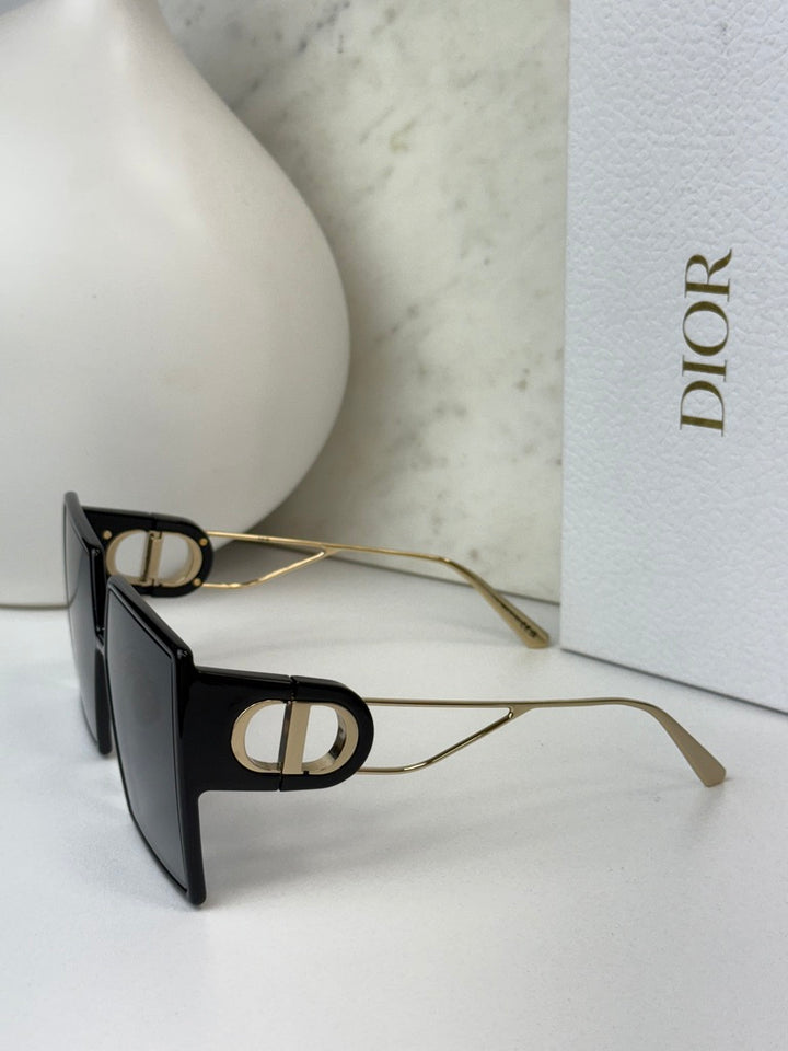 Dior 30Montaigne SU Square Sunglasses in Black Gold