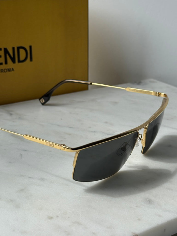 Fendi FE40141U Metal Sunglasses in Gold Green