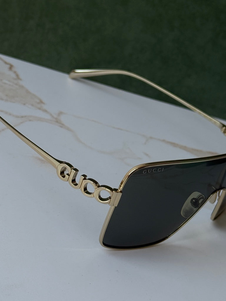 Gafas de sol extragrandes Gucci GG0817S con lentes grises 