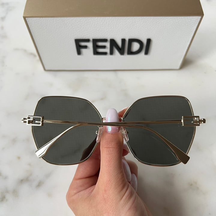 Fendi FE40033U Monogram Mirror Sunglasses