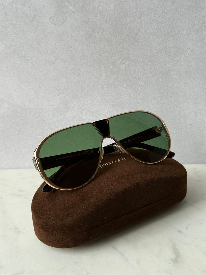 Gold aviator sunglasses with green lenses and metal frame, Vincenzo FT1072