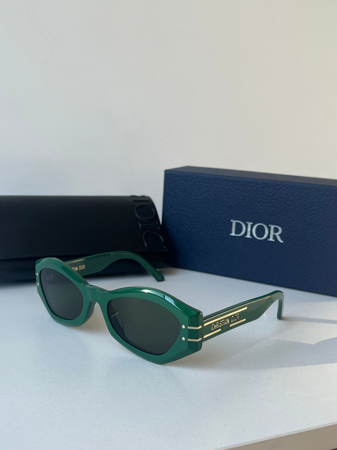 Dior Signature B1U Cat Eye Sunglasses in Green