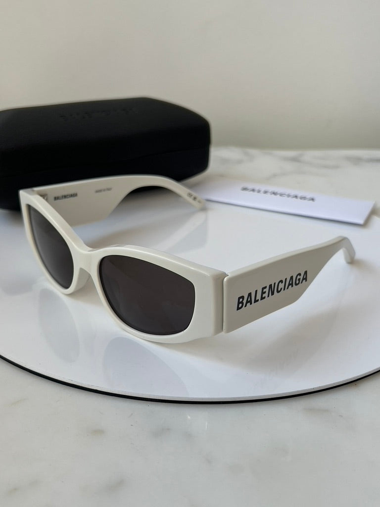 krigsskib fritid smidig Balenciaga BB0258S White Sunglasses – Designer Daydream