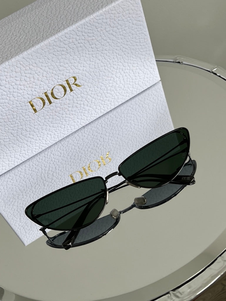 Dior MissDior B1U Sunglasses in Black