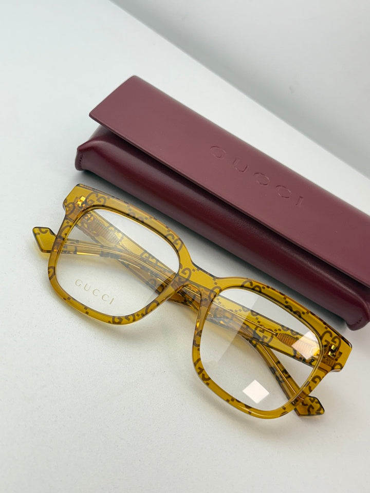 Monturas cuadradas Gucci GG0958O en negro 