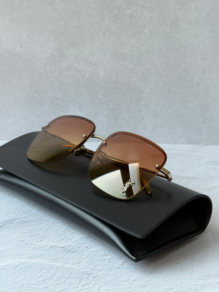 Saint Laurent SL312M Gafas de sol cuadradas con logo metálico en rosa degradado
