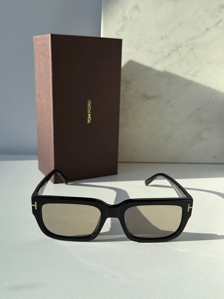 Tom Ford Ezra FT1075 Sunglasses in Black Photochromic