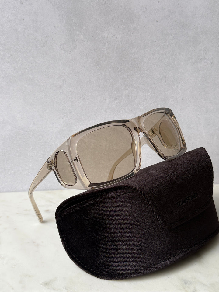 Rizzo grey sunglasses with rectangular tinted lenses and included black case